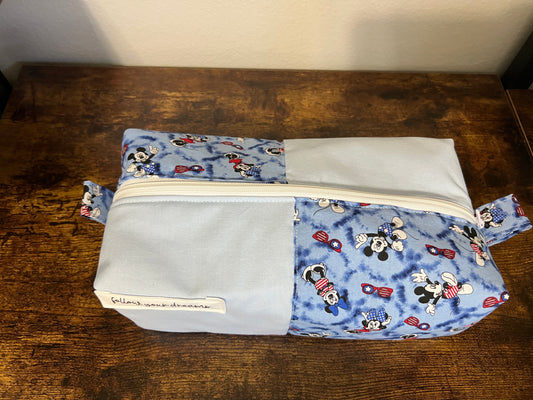 Mickey & Minnie Mouse USA Toiletry Pouch